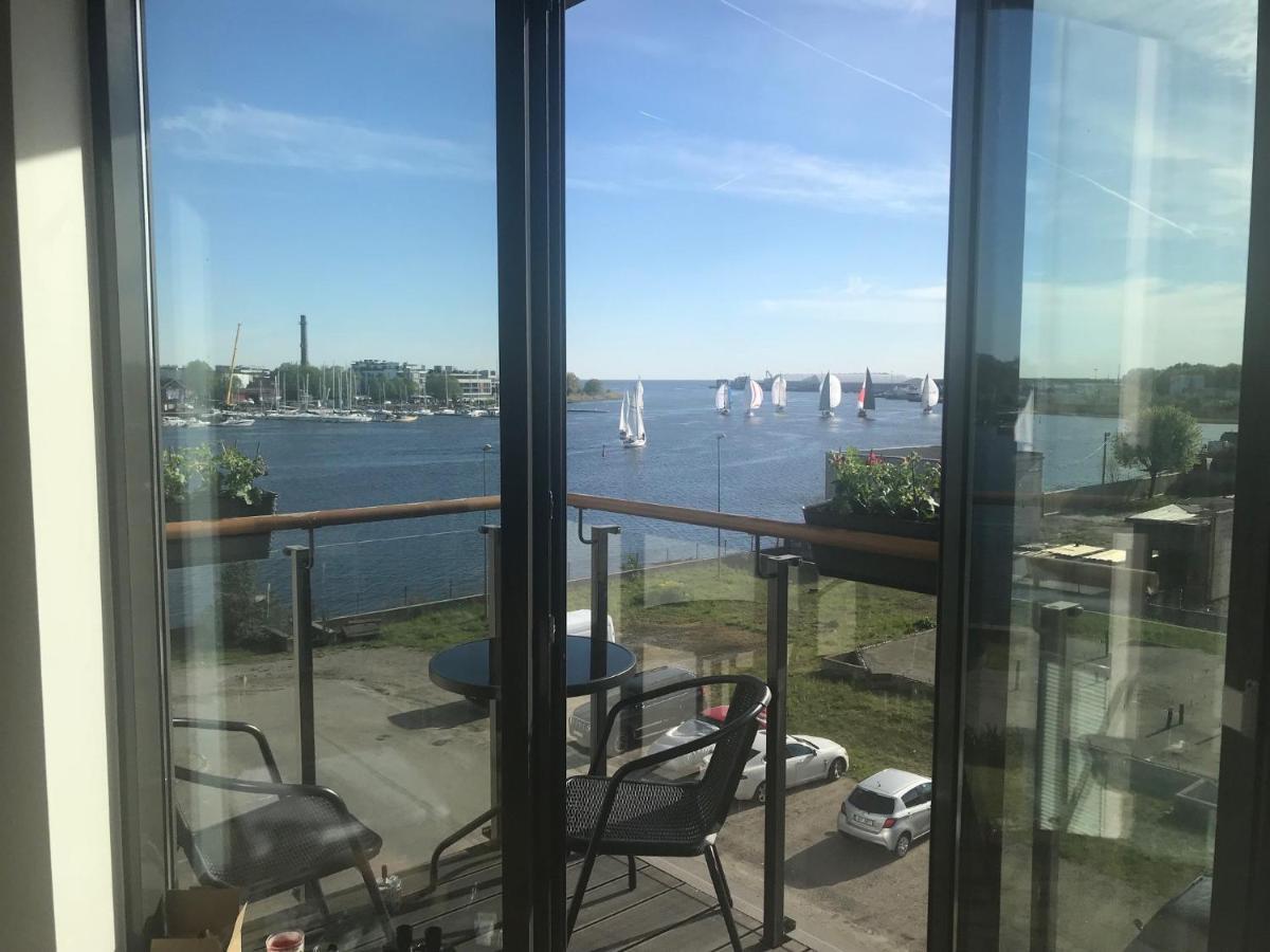 Apartment24 Yacht Club View Parnu Bagian luar foto